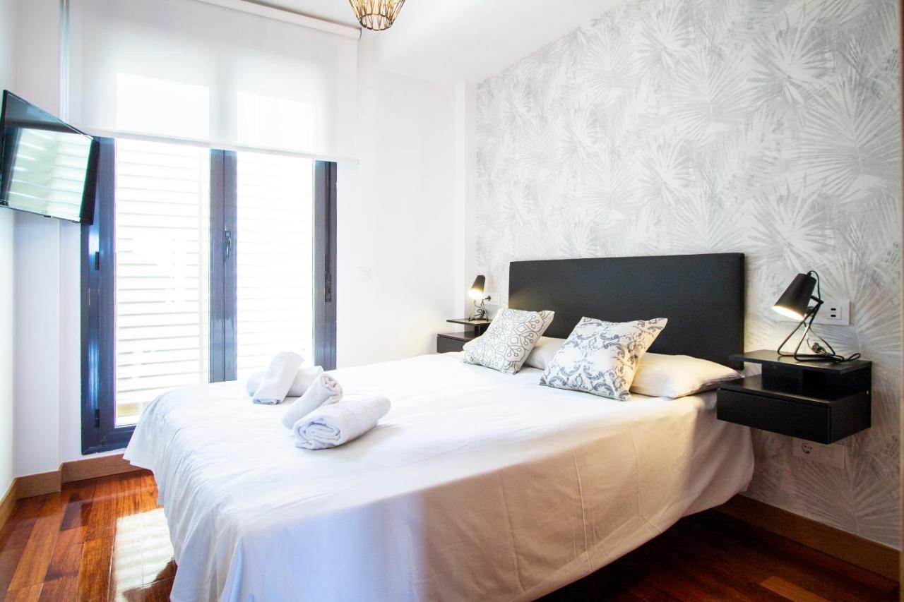 Apartamentos Castilla Luz Business Madrid Exterior photo