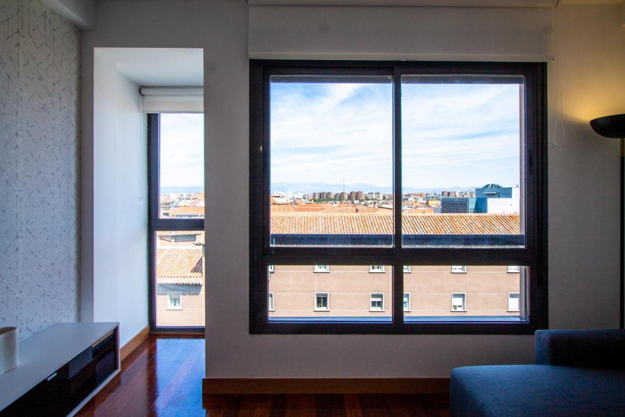 Apartamentos Castilla Luz Business Madrid Exterior photo