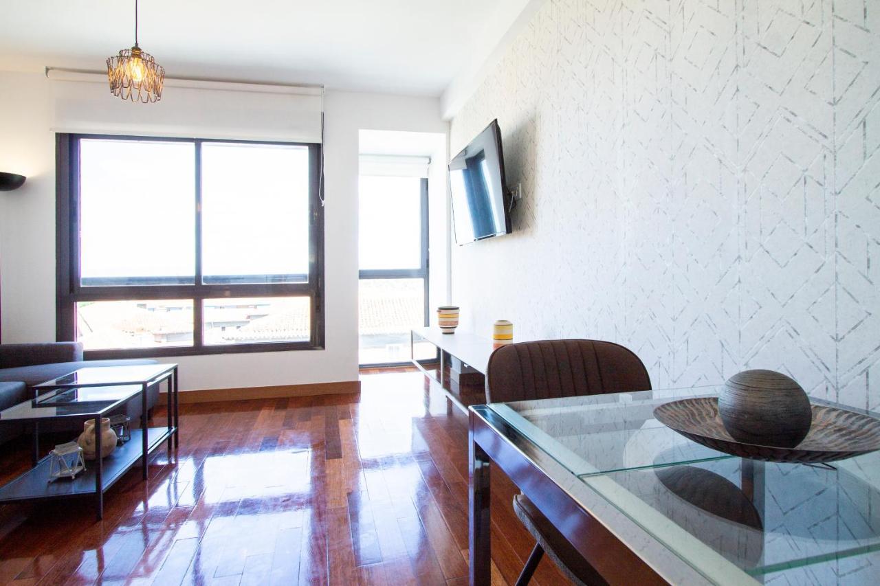 Apartamentos Castilla Luz Business Madrid Exterior photo